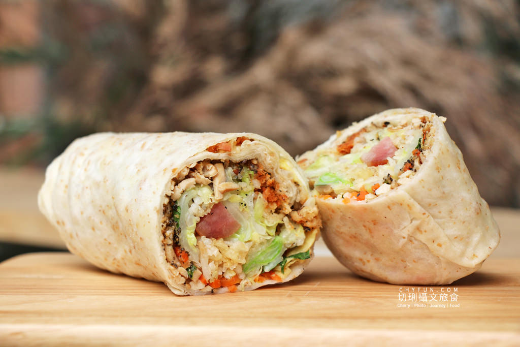 高雄｜聖異捲全麥春捲皮Q扎實口味多，清爽脆口大小春捲銅板價