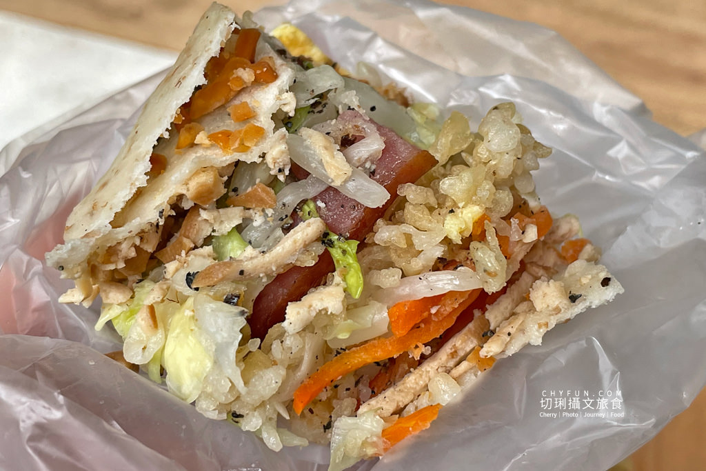 高雄｜聖異捲全麥春捲皮Q扎實口味多，清爽脆口大小春捲銅板價