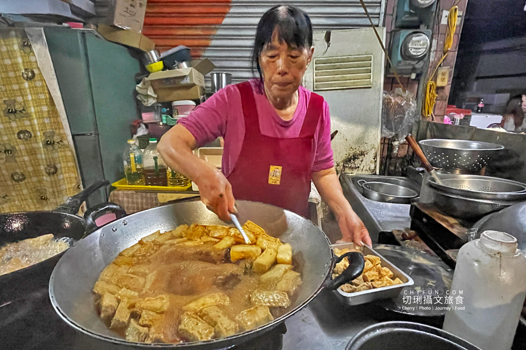 高雄｜深夜食堂老市場早餐五元粥，在地經營數十載清粥小菜宵夜不用百元就能吃飽飽