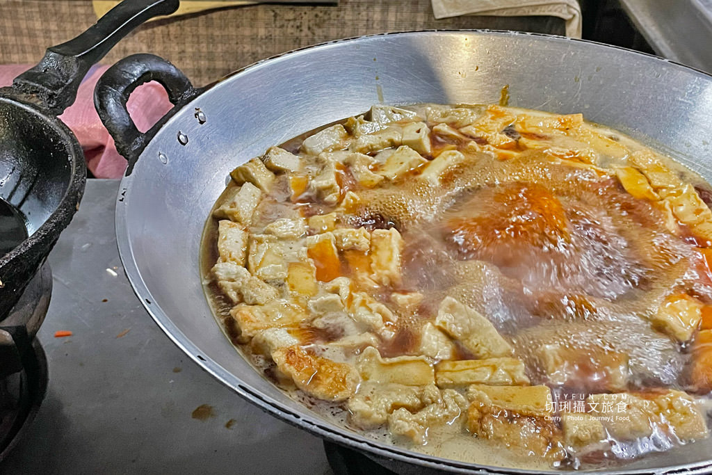 高雄｜深夜食堂老市場早餐五元粥，在地經營數十載清粥小菜宵夜不用百元就能吃飽飽