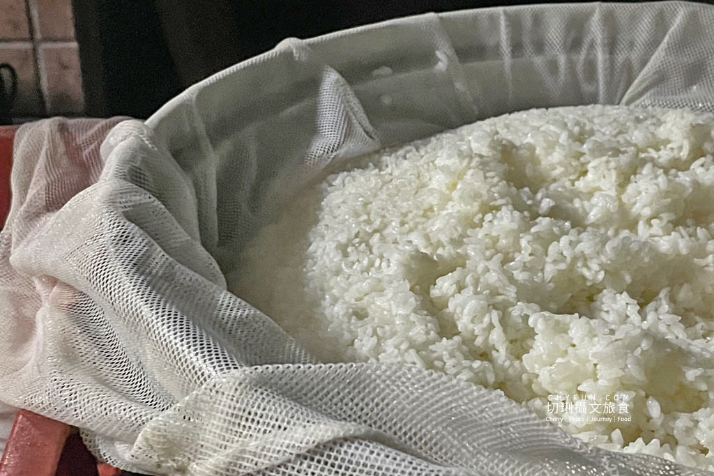 高雄｜深夜食堂老市場早餐五元粥，在地經營數十載清粥小菜宵夜不用百元就能吃飽飽