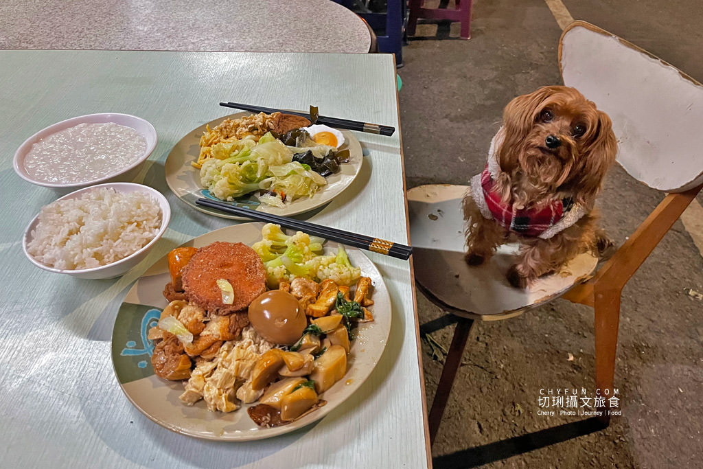 高雄｜深夜食堂老市場早餐五元粥，在地經營數十載清粥小菜宵夜不用百元就能吃飽飽