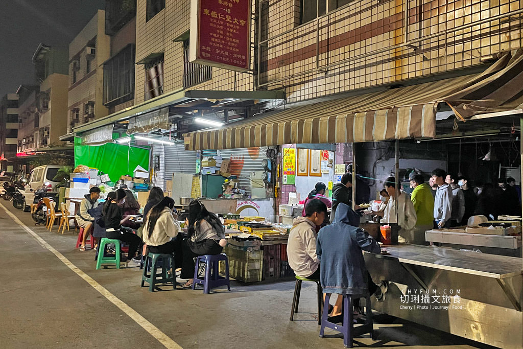 高雄｜深夜食堂老市場早餐五元粥，在地經營數十載清粥小菜宵夜不用百元就能吃飽飽