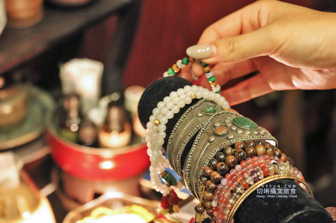 高雄｜鹽埕舊堀江散步一日遊，尋寶懷舊潮店振興夜遊聖誕祈福