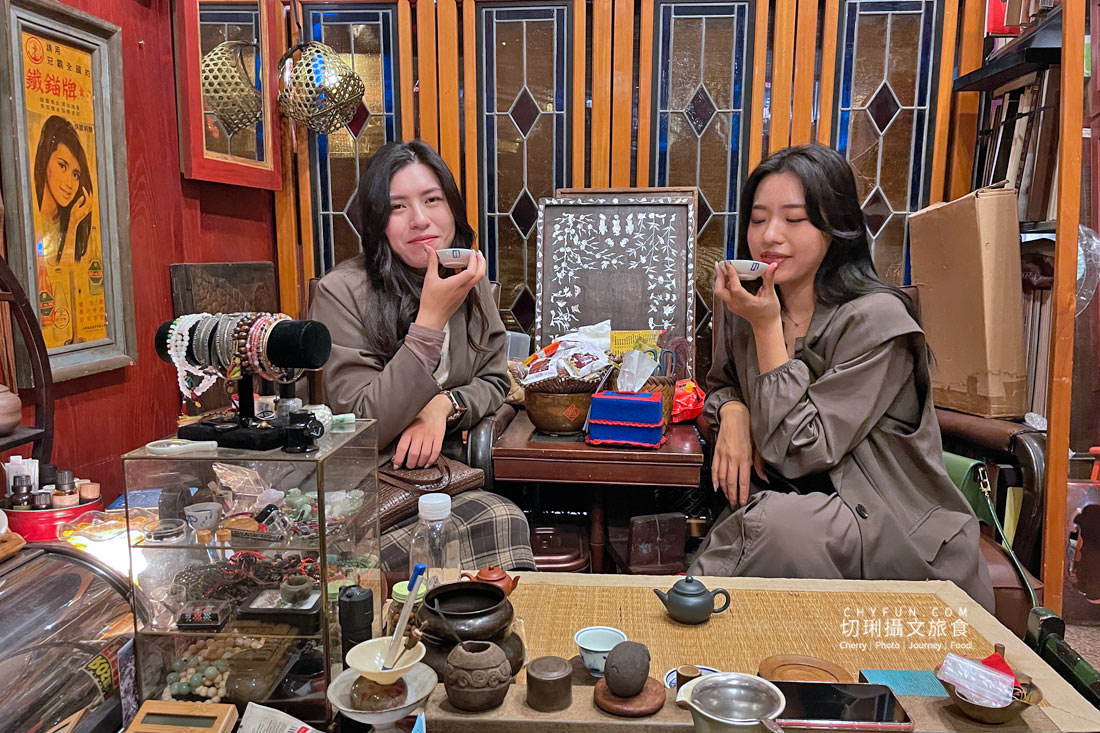 高雄｜鹽埕舊堀江散步一日遊，尋寶懷舊潮店振興夜遊聖誕祈福