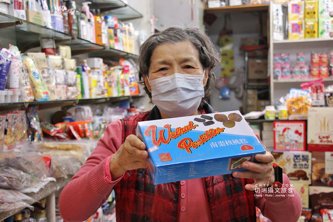 高雄｜鹽埕舊堀江散步一日遊，尋寶懷舊潮店振興夜遊聖誕祈福