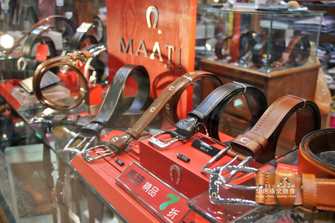 高雄｜鹽埕舊堀江散步一日遊，尋寶懷舊潮店振興夜遊聖誕祈福