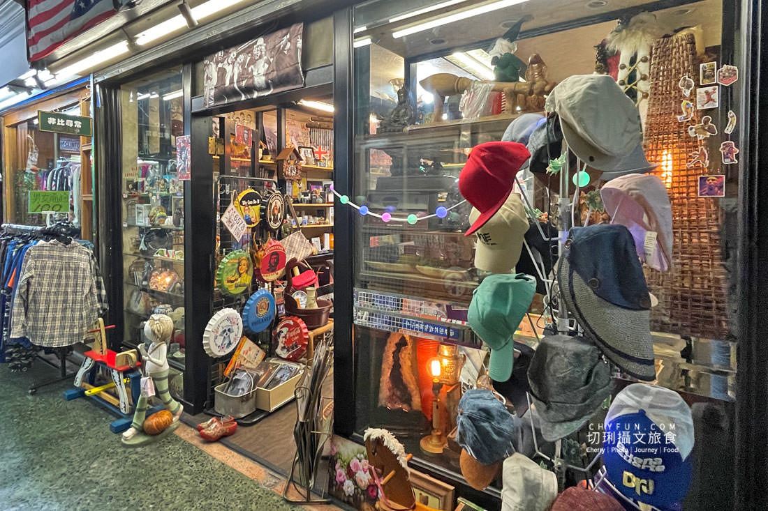 高雄｜鹽埕舊堀江散步一日遊，尋寶懷舊潮店振興夜遊聖誕祈福