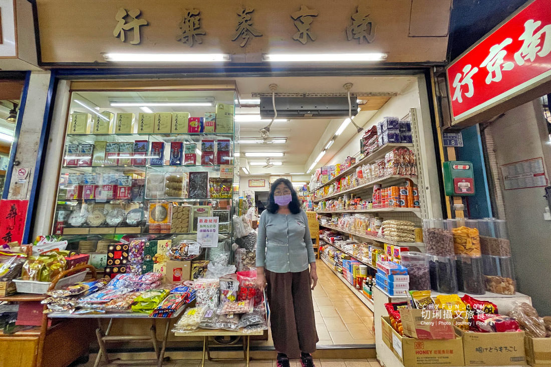 高雄｜鹽埕舊堀江散步一日遊，尋寶懷舊潮店振興夜遊聖誕祈福