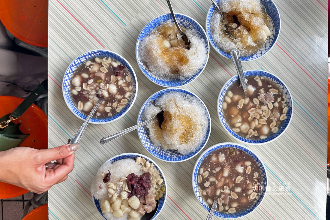 高雄｜鹽埕舊堀江散步一日遊，尋寶懷舊潮店振興夜遊聖誕祈福