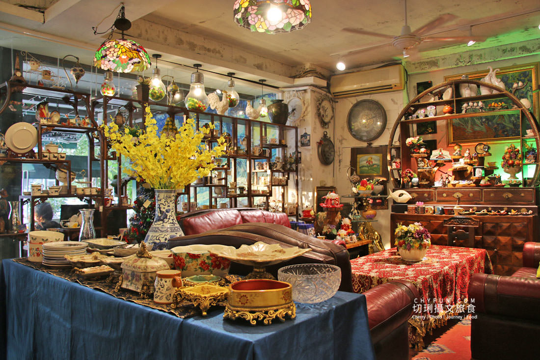 高雄｜鹽埕舊堀江散步一日遊，尋寶懷舊潮店振興夜遊聖誕祈福