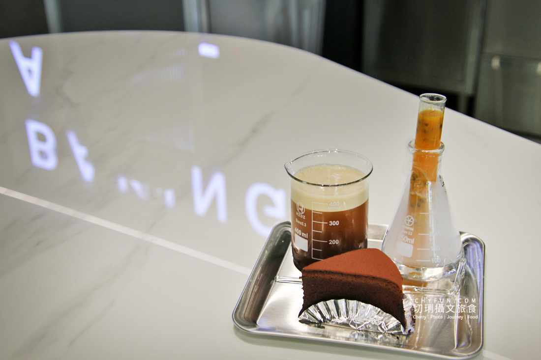 南投｜Feeling18 LAB 烘研所埔里景點咖啡館新去處，好拍又美味的網美休憩點