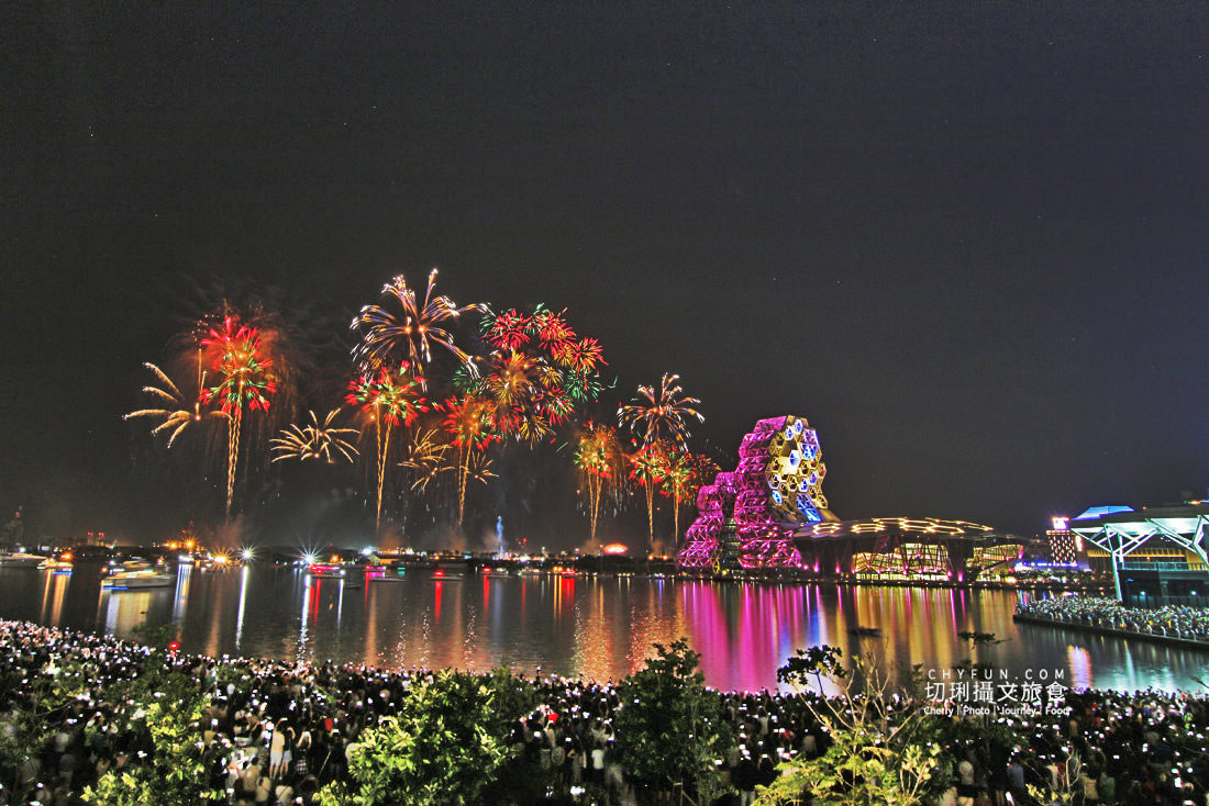 高雄｜2021國慶焰火在高雄，施放點、線上直播、交通指南、中籤後續、最佳觀賞點資訊