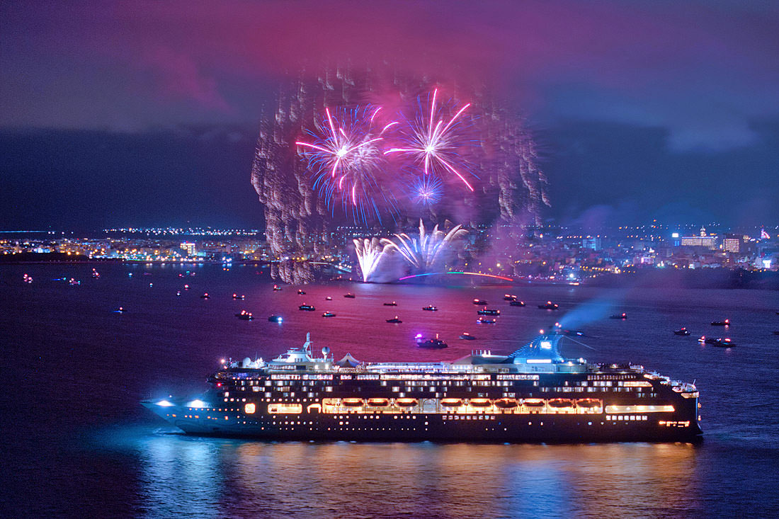 澎湖｜挪威郵輪奮進號在澎湖看海上花火，這晚航海王主題無人機第二套