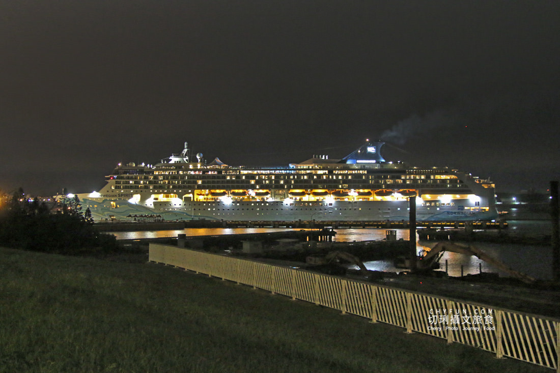 澎湖｜挪威郵輪奮進號在澎湖看海上花火，這晚航海王主題無人機第二套