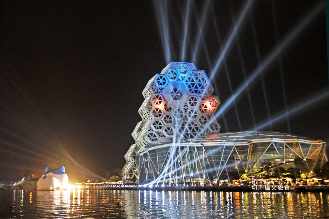 高雄|高雄冬日遊樂園吉伊卡哇燈光秀,舞吉派對閃耀愛河港灣 - 第12張圖 高雄|高雄冬日遊樂園吉伊卡哇燈光秀,舞吉派對閃耀愛河港灣