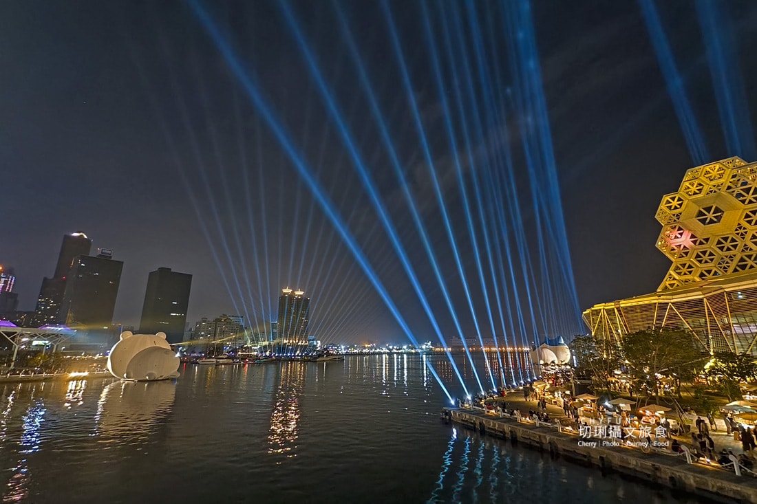 高雄|高雄冬日遊樂園吉伊卡哇燈光秀,舞吉派對閃耀愛河港灣 - 第16張圖 高雄|高雄冬日遊樂園吉伊卡哇燈光秀,舞吉派對閃耀愛河港灣