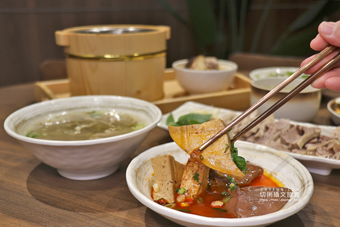 嘉義美食清單新增偶鵝嚐嚐，嫩到出汁、餐點份量多，可以來認識的鵝肉傳奇