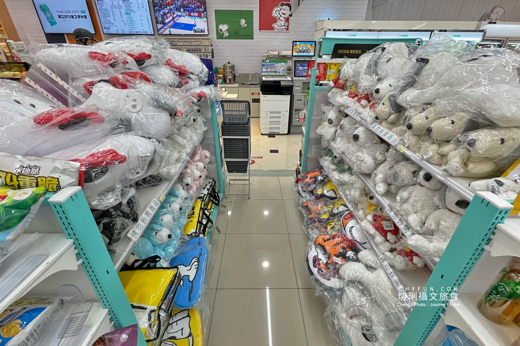 高雄｜7-11史努比門市每個角落都可愛，SNOOPY主題分布天花板牆面超好拍